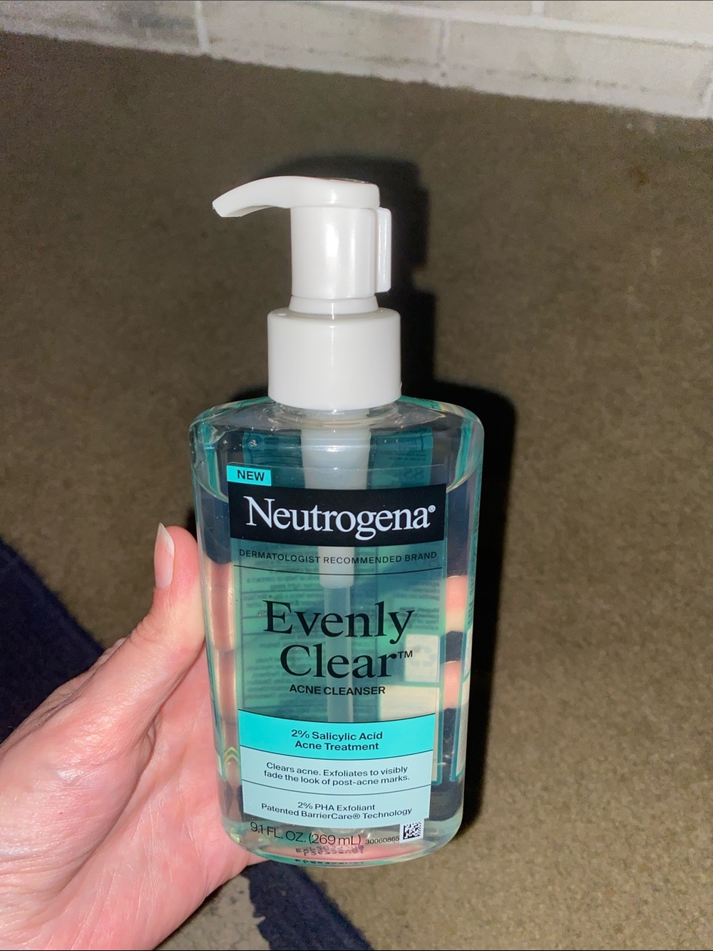 Neutrogena Evenly Clear Acne Cleanser